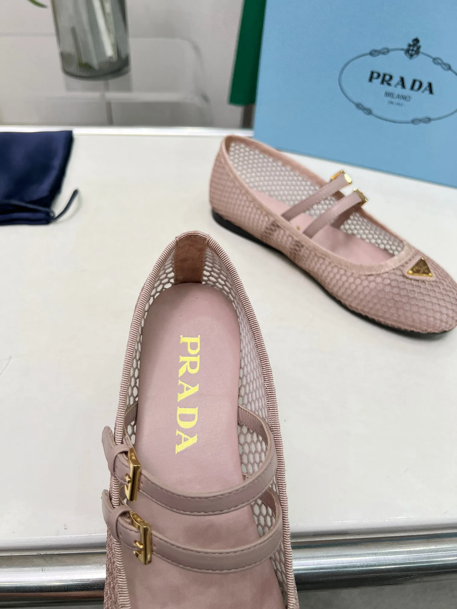 👟👟Ex-factory price 520👟👟 PRADA💝💝25ss💯💯💯New British style dancing shoes Small leather loafers - retro fashion classic items New products created at the first major show of Paris Fashion Week Inspirations are cleverly combined by the D chief designer on the perfect shoe shape. Matched with brand buckles, it is more fashionable. Upper: imported rhombus lining: cowhide lining sole: original [Fireworks][Fireworks] 1:1 molded foam sole Size: 35-41 yards
